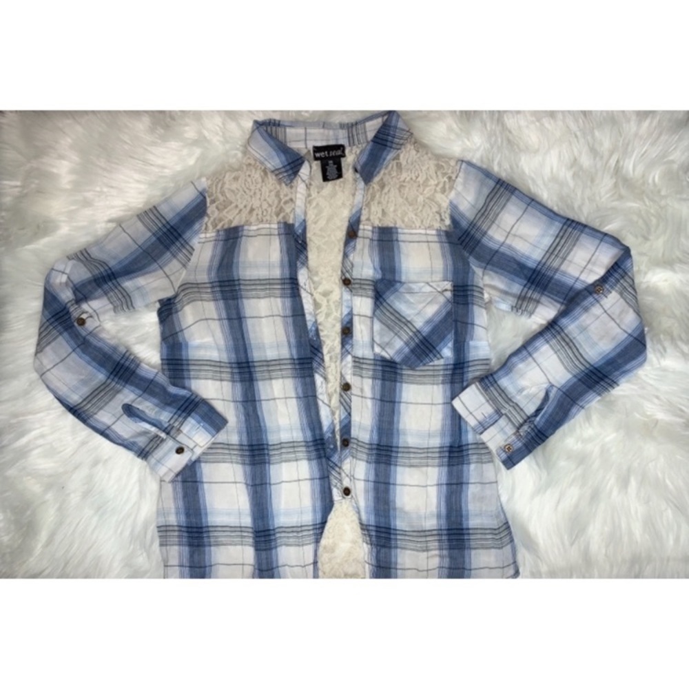 Wet Seal light blue knot tie button up lace flannel
